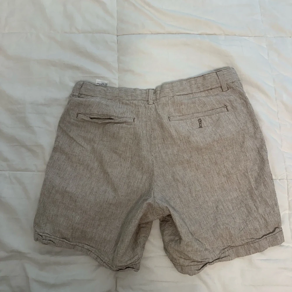 Banana Republic Light Beige Flat-Front Linen Shorts